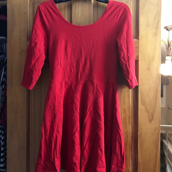 Dresses and shirts - Picture 5 of 8